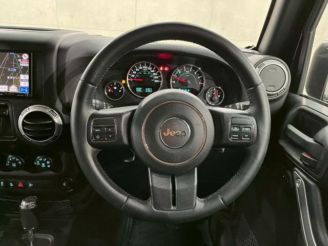 ジープ・ラングラー サハラ　ラゲッドリッジ前後バンパー　リフトアップ　ＭＴタイヤ　ＭＫＷ１７インチＡＷ　背面タイヤ　社外テールランプ　社外ナビ　フルセグＴＶ　ＢＴ接続　サイド・バックモニター　クルコン　ドラレコ　予備キー　ＥＴＣ（31枚目）