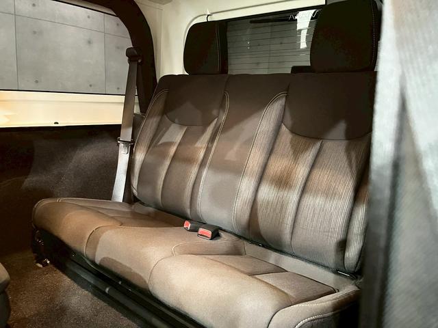 ジープ・ラングラー サハラ　ラゲッドリッジ前後バンパー　リフトアップ　ＭＴタイヤ　ＭＫＷ１７インチＡＷ　背面タイヤ　社外テールランプ　社外ナビ　フルセグＴＶ　ＢＴ接続　サイド・バックモニター　クルコン　ドラレコ　予備キー　ＥＴＣ（56枚目）