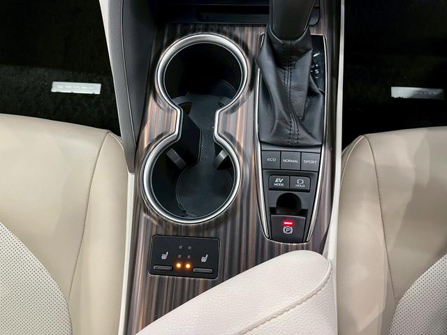 カムリ Ｇレザーパッケージ　ワンオーナー　ＴＲＤフルエアロ　トランクスポイラー　ＬＥＤヘッドライト　純正ＡＷ　純正ナビ　フルセグＴＶ　ＢＴ接続　バックカメラ　革シート　パワーシート　シートヒーター　置くだけ充電　ドラレコ　ＥＴＣ（40枚目）