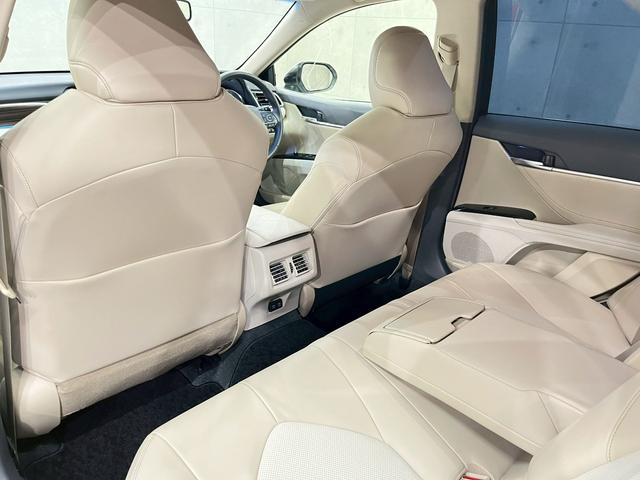 カムリ Ｇレザーパッケージ　ワンオーナー　ＴＲＤフルエアロ　トランクスポイラー　ＬＥＤヘッドライト　純正ＡＷ　純正ナビ　フルセグＴＶ　ＢＴ接続　バックカメラ　革シート　パワーシート　シートヒーター　置くだけ充電　ドラレコ　ＥＴＣ（56枚目）