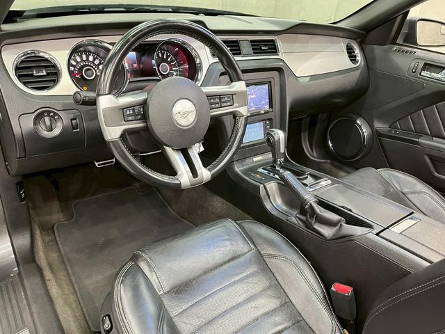 マスタング Ｖ６　コンバーチブル　プレミアム　２０１４年モデル　ＲＡＹＳ製２０インチＡＷ　レーシングストライプ　黒革シート　パワーシート　ＬＥＤテール　アンビエントライト　社外ナビ　フルセグＴＶ　ＢＴ接続　クルコン　リモコンキー　予備キー　ＥＴＣ（45枚目）