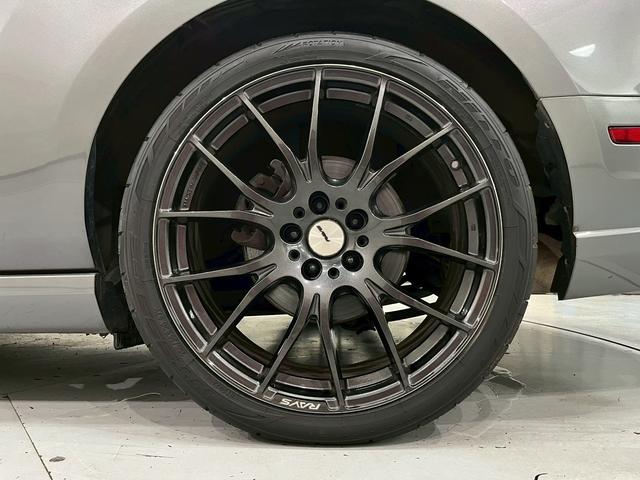 マスタング Ｖ６　コンバーチブル　プレミアム　２０１４年モデル　ＲＡＹＳ製２０インチＡＷ　レーシングストライプ　黒革シート　パワーシート　ＬＥＤテール　アンビエントライト　社外ナビ　フルセグＴＶ　ＢＴ接続　クルコン　リモコンキー　予備キー　ＥＴＣ（63枚目）