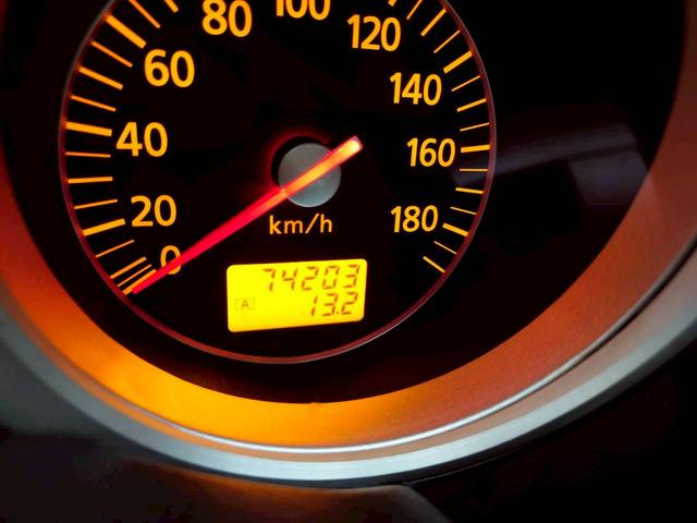 フェアレディＺ バージョンＴ　ＨＫＳマフラー　ＡＤＶＡＮ１９インチＡＷ　リアスポイラ　社外エアクリ　ＨＩＤライト　社外ナビ　デジタルＴＶ　ＢＴ接続　リアカメラ　黒革シート　電動シート　シートヒーター　ＭＯＭＯステ　ドラレコ　ＥＴＣ（25枚目）