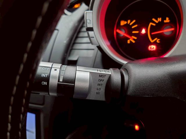 フェアレディＺ バージョンＴ　ＨＫＳマフラー　ＡＤＶＡＮ１９インチＡＷ　リアスポイラ　社外エアクリ　ＨＩＤライト　社外ナビ　デジタルＴＶ　ＢＴ接続　リアカメラ　黒革シート　電動シート　シートヒーター　ＭＯＭＯステ　ドラレコ　ＥＴＣ（27枚目）