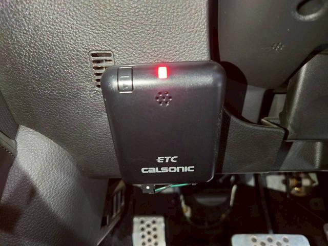 フェアレディＺ バージョンＴ　ＨＫＳマフラー　ＡＤＶＡＮ１９インチＡＷ　リアスポイラ　社外エアクリ　ＨＩＤライト　社外ナビ　デジタルＴＶ　ＢＴ接続　リアカメラ　黒革シート　電動シート　シートヒーター　ＭＯＭＯステ　ドラレコ　ＥＴＣ（32枚目）