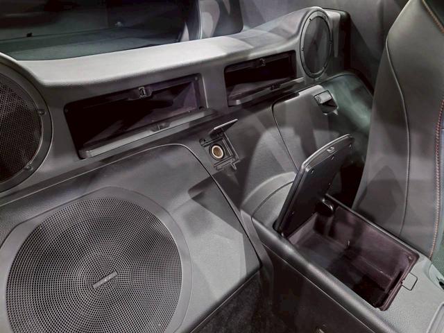 フェアレディＺ バージョンＴ　ＨＫＳマフラー　ＡＤＶＡＮ１９インチＡＷ　リアスポイラ　社外エアクリ　ＨＩＤライト　社外ナビ　デジタルＴＶ　ＢＴ接続　リアカメラ　黒革シート　電動シート　シートヒーター　ＭＯＭＯステ　ドラレコ　ＥＴＣ（44枚目）