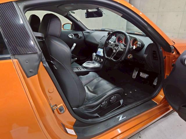 フェアレディＺ バージョンＴ　ＨＫＳマフラー　ＡＤＶＡＮ１９インチＡＷ　リアスポイラ　社外エアクリ　ＨＩＤライト　社外ナビ　デジタルＴＶ　ＢＴ接続　リアカメラ　黒革シート　電動シート　シートヒーター　ＭＯＭＯステ　ドラレコ　ＥＴＣ（52枚目）