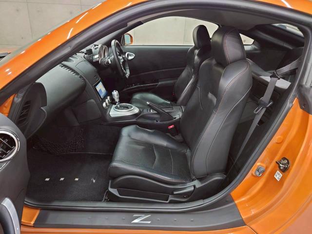 フェアレディＺ バージョンＴ　ＨＫＳマフラー　ＡＤＶＡＮ１９インチＡＷ　リアスポイラ　社外エアクリ　ＨＩＤライト　社外ナビ　デジタルＴＶ　ＢＴ接続　リアカメラ　黒革シート　電動シート　シートヒーター　ＭＯＭＯステ　ドラレコ　ＥＴＣ（57枚目）