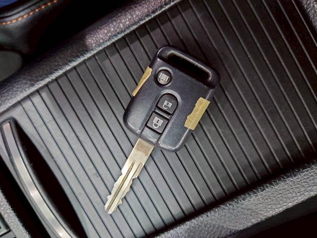 フェアレディＺ バージョンＴ　ＨＫＳマフラー　ＡＤＶＡＮ１９インチＡＷ　リアスポイラ　社外エアクリ　ＨＩＤライト　社外ナビ　デジタルＴＶ　ＢＴ接続　リアカメラ　黒革シート　電動シート　シートヒーター　ＭＯＭＯステ　ドラレコ　ＥＴＣ（70枚目）