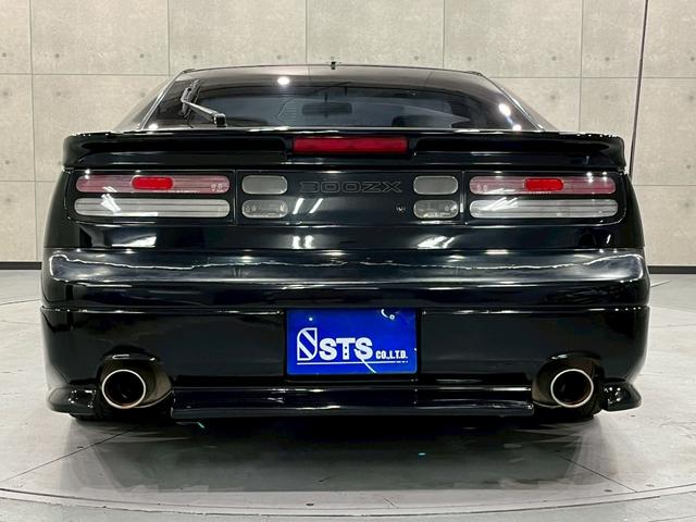 フェアレディＺ バージョンＳ　２ｂｙ２Ｔバールーフ　ＪＵＮオートフロントバンパー　ＭＩＳＳＩＯＮサイドステップ・リアハーフスポイラー　前期リアスポイラー　ＴＥＩＮ車高調　ＲＡＹＳ１７インチＡＷ　ＡＰｅｘｉマフラー　水中花シフトノブ（15枚目）