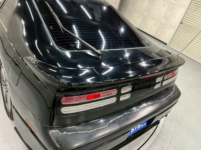 フェアレディＺ バージョンＳ　２ｂｙ２Ｔバールーフ　ＪＵＮオートフロントバンパー　ＭＩＳＳＩＯＮサイドステップ・リアハーフスポイラー　前期リアスポイラー　ＴＥＩＮ車高調　ＲＡＹＳ１７インチＡＷ　ＡＰｅｘｉマフラー　水中花シフトノブ（22枚目）