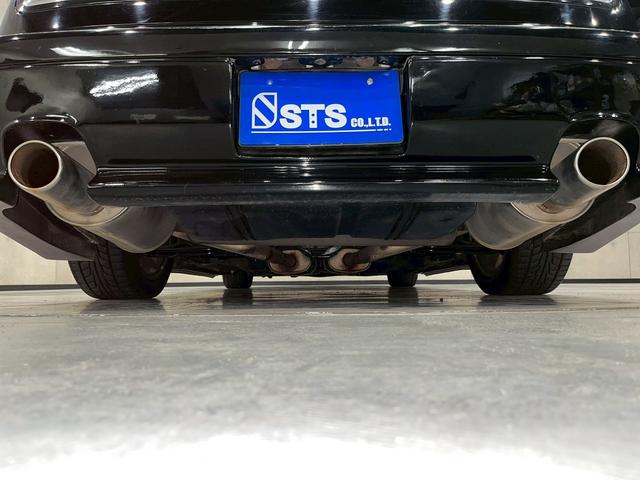 フェアレディＺ バージョンＳ　２ｂｙ２Ｔバールーフ　ＪＵＮオートフロントバンパー　ＭＩＳＳＩＯＮサイドステップ・リアハーフスポイラー　前期リアスポイラー　ＴＥＩＮ車高調　ＲＡＹＳ１７インチＡＷ　ＡＰｅｘｉマフラー　水中花シフトノブ（26枚目）