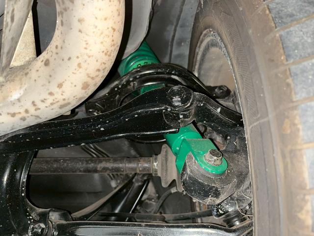 フェアレディＺ バージョンＳ　２ｂｙ２Ｔバールーフ　ＪＵＮオートフロントバンパー　ＭＩＳＳＩＯＮサイドステップ・リアハーフスポイラー　前期リアスポイラー　ＴＥＩＮ車高調　ＲＡＹＳ１７インチＡＷ　ＡＰｅｘｉマフラー　水中花シフトノブ（29枚目）