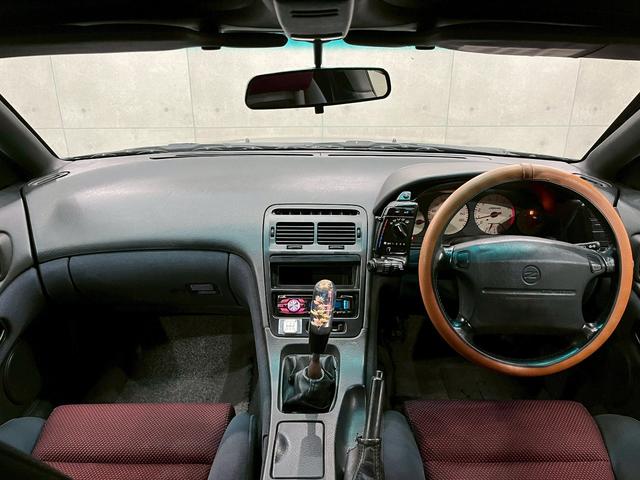 フェアレディＺ バージョンＳ　２ｂｙ２Ｔバールーフ　ＪＵＮオートフロントバンパー　ＭＩＳＳＩＯＮサイドステップ・リアハーフスポイラー　前期リアスポイラー　ＴＥＩＮ車高調　ＲＡＹＳ１７インチＡＷ　ＡＰｅｘｉマフラー　水中花シフトノブ（30枚目）