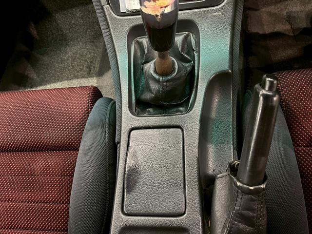 フェアレディＺ バージョンＳ　２ｂｙ２Ｔバールーフ　ＪＵＮオートフロントバンパー　ＭＩＳＳＩＯＮサイドステップ・リアハーフスポイラー　前期リアスポイラー　ＴＥＩＮ車高調　ＲＡＹＳ１７インチＡＷ　ＡＰｅｘｉマフラー　水中花シフトノブ（38枚目）