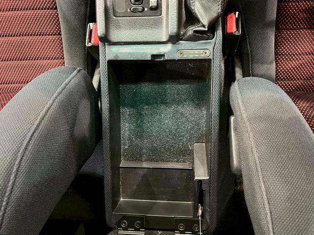 フェアレディＺ バージョンＳ　２ｂｙ２Ｔバールーフ　ＪＵＮオートフロントバンパー　ＭＩＳＳＩＯＮサイドステップ・リアハーフスポイラー　前期リアスポイラー　ＴＥＩＮ車高調　ＲＡＹＳ１７インチＡＷ　ＡＰｅｘｉマフラー　水中花シフトノブ（40枚目）