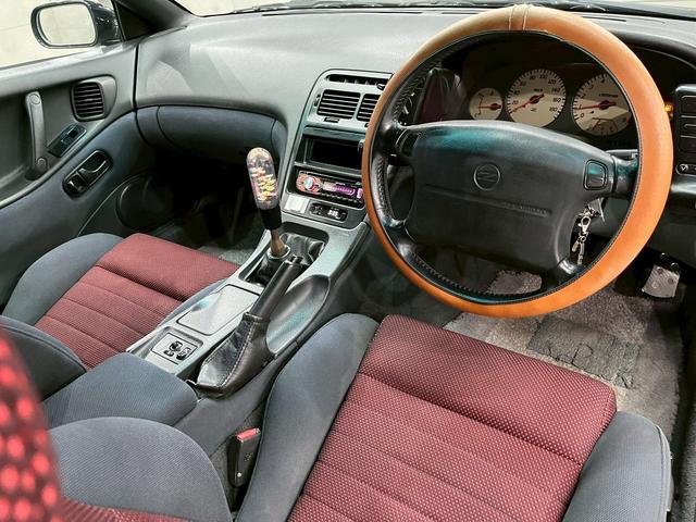 フェアレディＺ バージョンＳ　２ｂｙ２Ｔバールーフ　ＪＵＮオートフロントバンパー　ＭＩＳＳＩＯＮサイドステップ・リアハーフスポイラー　前期リアスポイラー　ＴＥＩＮ車高調　ＲＡＹＳ１７インチＡＷ　ＡＰｅｘｉマフラー　水中花シフトノブ（43枚目）