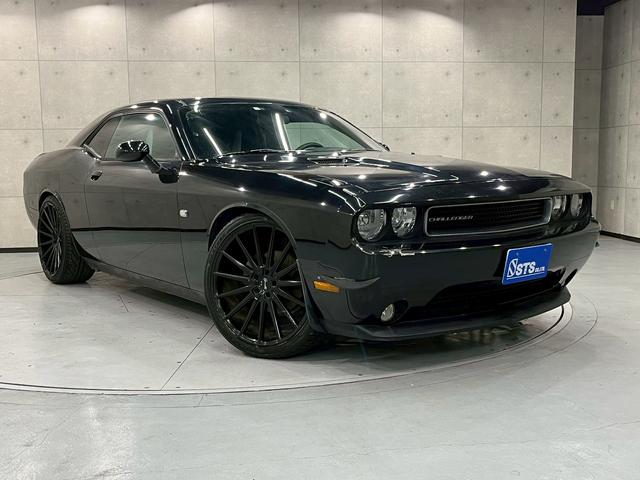 ダッジ・チャレンジャー SXT 2011年モデル 社外22インチAW 社外ナビ フルセグTV BT接続 バックカメラ 黒革シート パワーシート HIDヘッドライト フォグ カーボンインパネ リモコンキー ETC ユーザー様直接仕入れ(12枚目)