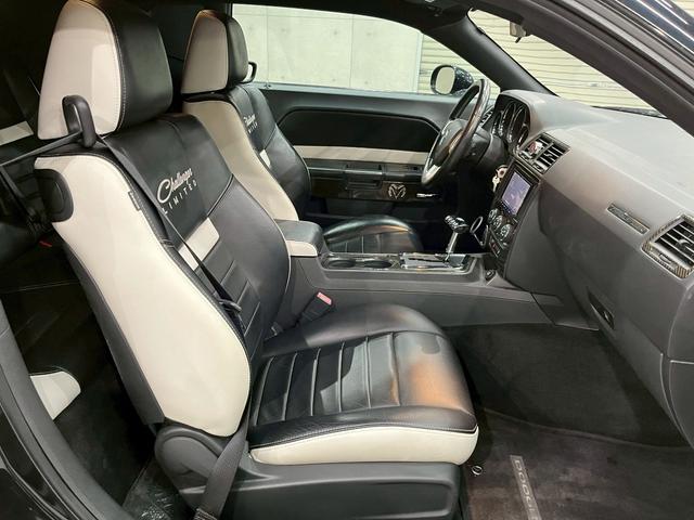 ダッジ・チャレンジャー SXT 2011年モデル 社外22インチAW 社外ナビ フルセグTV BT接続 バックカメラ 黒革シート パワーシート HIDヘッドライト フォグ カーボンインパネ リモコンキー ETC ユーザー様直接仕入れ(48枚目)