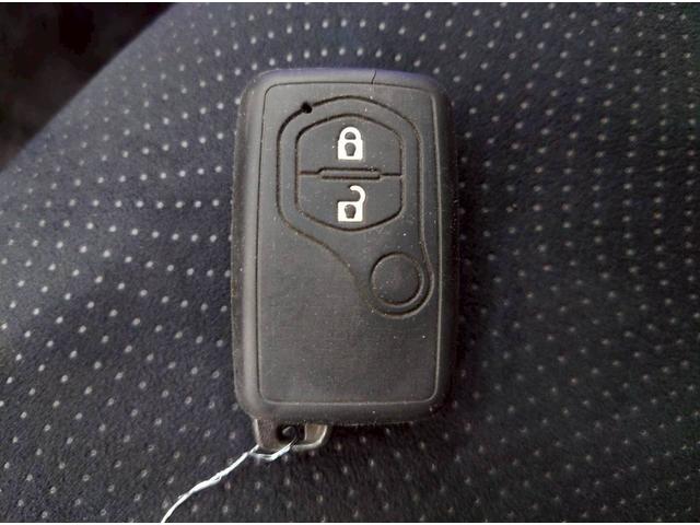 プリウス S 弊社ユーザー様ワンオーナー リア・サイドモデリスタエアロ 社外15インチアルミ 社外ナビ フルセグTV Bluetooth バックモニター HIDヘッドライト aprシフト スマートキー ETC車載器(67枚目)