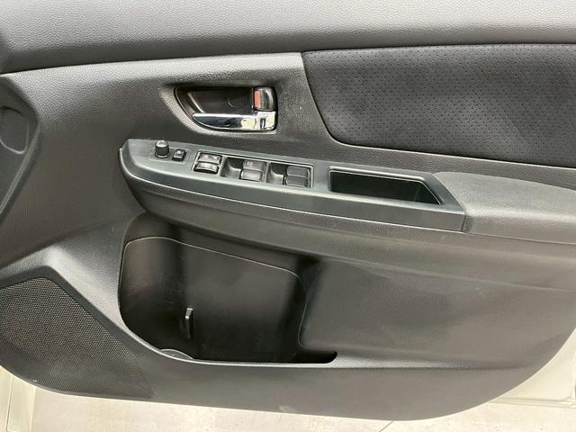 インプレッサスポーツ ２．０ｉ－Ｓリミテッドアイサイト　フルエアロ　メッシュグリル　リアスポイラー　ＳＴＩタワーバー　１７インチアルミ　純正ナビ　フルセグＴＶ　バックモニター　パワーシート　ステアスイッチ　レーダークルーズ　スマートキー　スペアキー　ＥＴＣ（34枚目）