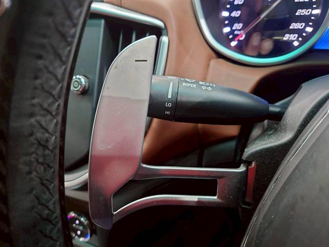 ギブリ Ｓ　サンルーフ　純正ＡＷ　レッドブレーキキャリパー　茶革シート　パワーシート　シートヒーター　リアサンシェード　純正ナビ　フルセグＴＶ　Ｂｌｕｅｔｏｏｔｈ　バックカメラ　前後ドラレコ　スマートキー　ＥＴＣ（29枚目）