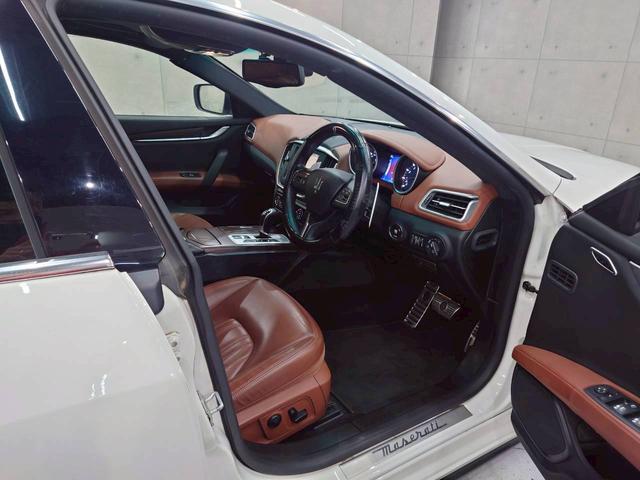 ギブリ Ｓ　サンルーフ　純正ＡＷ　レッドブレーキキャリパー　茶革シート　パワーシート　シートヒーター　リアサンシェード　純正ナビ　フルセグＴＶ　Ｂｌｕｅｔｏｏｔｈ　バックカメラ　前後ドラレコ　スマートキー　ＥＴＣ（50枚目）