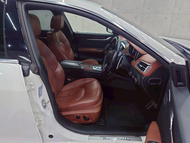 ギブリ Ｓ　サンルーフ　純正ＡＷ　レッドブレーキキャリパー　茶革シート　パワーシート　シートヒーター　リアサンシェード　純正ナビ　フルセグＴＶ　Ｂｌｕｅｔｏｏｔｈ　バックカメラ　前後ドラレコ　スマートキー　ＥＴＣ（51枚目）