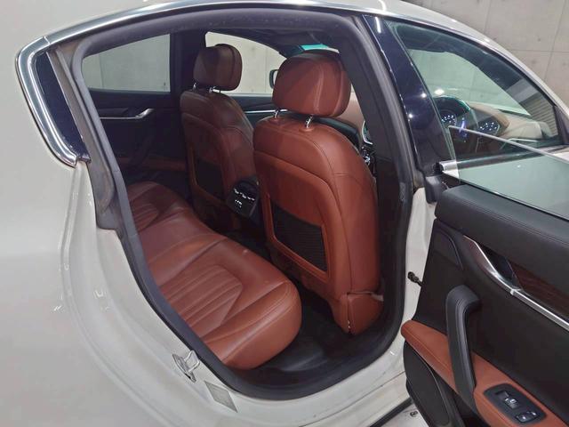 ギブリ Ｓ　サンルーフ　純正ＡＷ　レッドブレーキキャリパー　茶革シート　パワーシート　シートヒーター　リアサンシェード　純正ナビ　フルセグＴＶ　Ｂｌｕｅｔｏｏｔｈ　バックカメラ　前後ドラレコ　スマートキー　ＥＴＣ（59枚目）