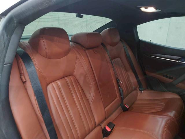 ギブリ Ｓ　サンルーフ　純正ＡＷ　レッドブレーキキャリパー　茶革シート　パワーシート　シートヒーター　リアサンシェード　純正ナビ　フルセグＴＶ　Ｂｌｕｅｔｏｏｔｈ　バックカメラ　前後ドラレコ　スマートキー　ＥＴＣ（61枚目）