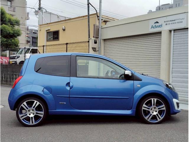 トゥインゴ ゴルディーニ　ルノー・スポール　点検整備付／スペアキー／ＥＴＣ／左ハンドル／ＭＴ／黒革シート／禁煙／修復歴なし／１７ＡＷ／ナビ・ワンセグ／オートエアコン／クルーズコントロール／バックカメラ／ＦＵＪＩＴＳＵＢＯマフラー／新品バッテリー（8枚目）