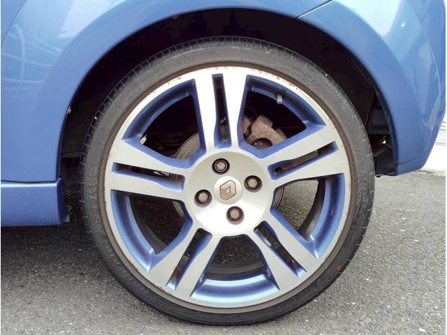 トゥインゴ ゴルディーニ　ルノー・スポール　点検整備付／スペアキー／ＥＴＣ／左ハンドル／ＭＴ／黒革シート／禁煙／修復歴なし／１７ＡＷ／ナビ・ワンセグ／オートエアコン／クルーズコントロール／バックカメラ／ＦＵＪＩＴＳＵＢＯマフラー／新品バッテリー（14枚目）