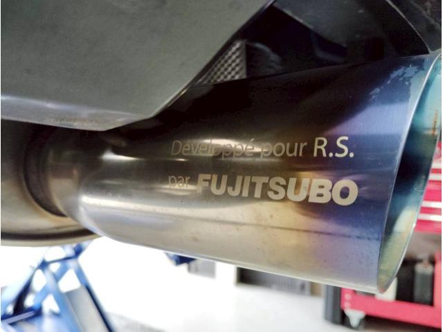 トゥインゴ ゴルディーニ　ルノー・スポール　点検整備付／スペアキー／ＥＴＣ／左ハンドル／ＭＴ／黒革シート／禁煙／修復歴なし／１７ＡＷ／ナビ・ワンセグ／オートエアコン／クルーズコントロール／バックカメラ／ＦＵＪＩＴＳＵＢＯマフラー／新品バッテリー（18枚目）