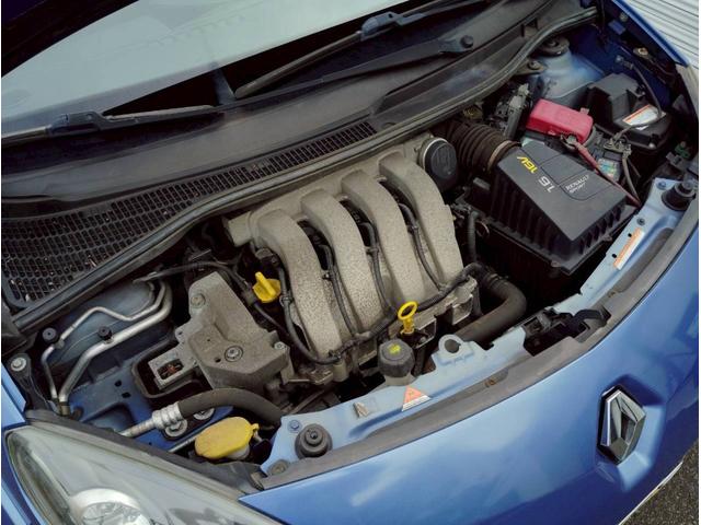 トゥインゴ ゴルディーニ　ルノー・スポール　点検整備付／スペアキー／ＥＴＣ／左ハンドル／ＭＴ／黒革シート／禁煙／修復歴なし／１７ＡＷ／ナビ・ワンセグ／オートエアコン／クルーズコントロール／バックカメラ／ＦＵＪＩＴＳＵＢＯマフラー／新品バッテリー（19枚目）