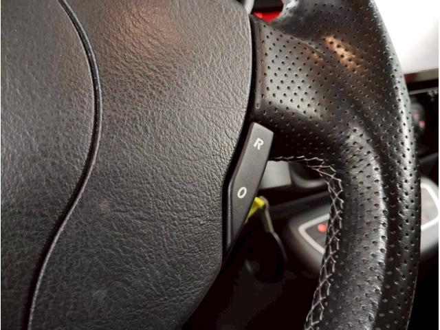 トゥインゴ ゴルディーニ　ルノー・スポール　点検整備付／スペアキー／ＥＴＣ／左ハンドル／ＭＴ／黒革シート／禁煙／修復歴なし／１７ＡＷ／ナビ・ワンセグ／オートエアコン／クルーズコントロール／バックカメラ／ＦＵＪＩＴＳＵＢＯマフラー／新品バッテリー（30枚目）