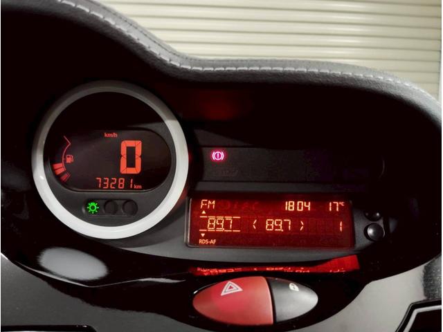 トゥインゴ ゴルディーニ　ルノー・スポール　点検整備付／スペアキー／ＥＴＣ／左ハンドル／ＭＴ／黒革シート／禁煙／修復歴なし／１７ＡＷ／ナビ・ワンセグ／オートエアコン／クルーズコントロール／バックカメラ／ＦＵＪＩＴＳＵＢＯマフラー／新品バッテリー（35枚目）