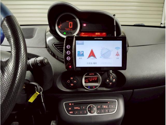 トゥインゴ ゴルディーニ　ルノー・スポール　点検整備付／スペアキー／ＥＴＣ／左ハンドル／ＭＴ／黒革シート／禁煙／修復歴なし／１７ＡＷ／ナビ・ワンセグ／オートエアコン／クルーズコントロール／バックカメラ／ＦＵＪＩＴＳＵＢＯマフラー／新品バッテリー（36枚目）