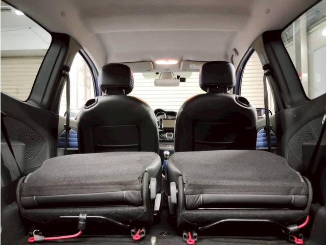 トゥインゴ ゴルディーニ　ルノー・スポール　点検整備付／スペアキー／ＥＴＣ／左ハンドル／ＭＴ／黒革シート／禁煙／修復歴なし／１７ＡＷ／ナビ・ワンセグ／オートエアコン／クルーズコントロール／バックカメラ／ＦＵＪＩＴＳＵＢＯマフラー／新品バッテリー（52枚目）