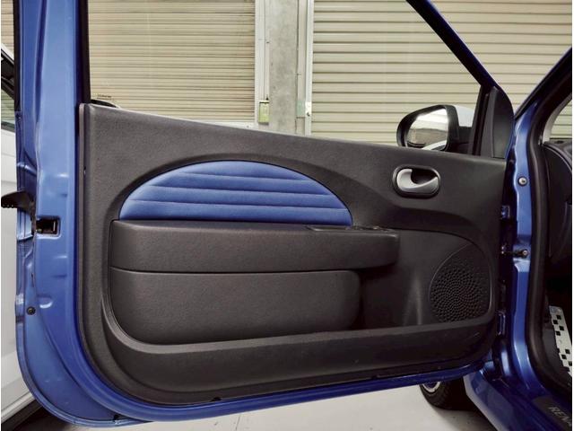 トゥインゴ ゴルディーニ　ルノー・スポール　点検整備付／スペアキー／ＥＴＣ／左ハンドル／ＭＴ／黒革シート／禁煙／修復歴なし／１７ＡＷ／ナビ・ワンセグ／オートエアコン／クルーズコントロール／バックカメラ／ＦＵＪＩＴＳＵＢＯマフラー／新品バッテリー（53枚目）