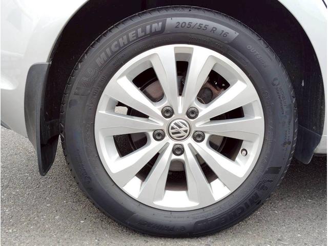 ゴルフ TSIコンフォートラインブルーモーションテクノロジー 点検整備付/スペアキー/ETC/アダプティブクルーズコントロール/オートライト/Bluetooth/禁煙/ナビ/HIDヘッドライト/バックカメラ/左右独立AC/16AW/取説/記録簿(13枚目)