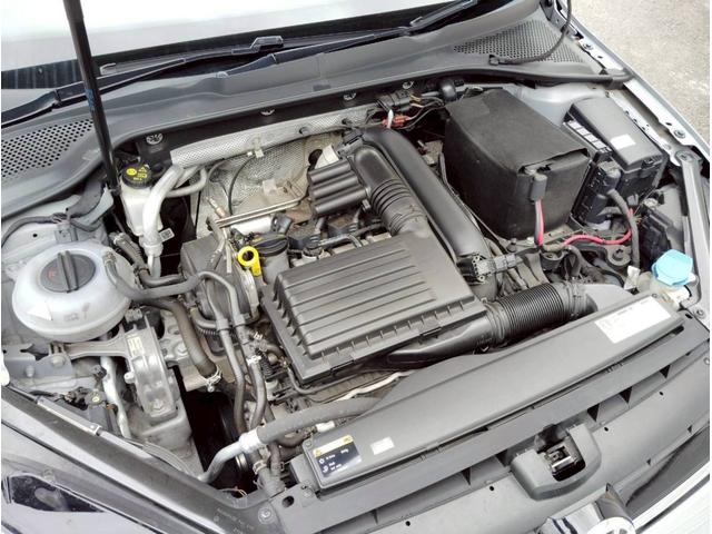 ゴルフ TSIコンフォートラインブルーモーションテクノロジー 点検整備付/スペアキー/ETC/アダプティブクルーズコントロール/オートライト/Bluetooth/禁煙/ナビ/HIDヘッドライト/バックカメラ/左右独立AC/16AW/取説/記録簿(18枚目)
