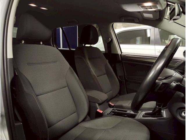 ゴルフ TSIコンフォートラインブルーモーションテクノロジー 点検整備付/スペアキー/ETC/アダプティブクルーズコントロール/オートライト/Bluetooth/禁煙/ナビ/HIDヘッドライト/バックカメラ/左右独立AC/16AW/取説/記録簿(22枚目)