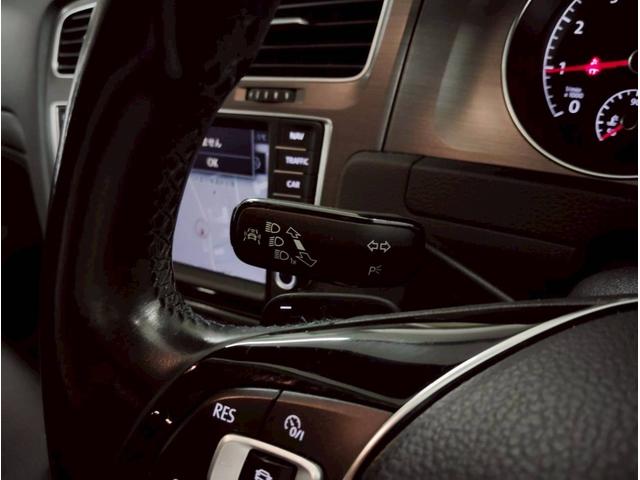 ゴルフ TSIコンフォートラインブルーモーションテクノロジー 点検整備付/スペアキー/ETC/アダプティブクルーズコントロール/オートライト/Bluetooth/禁煙/ナビ/HIDヘッドライト/バックカメラ/左右独立AC/16AW/取説/記録簿(25枚目)