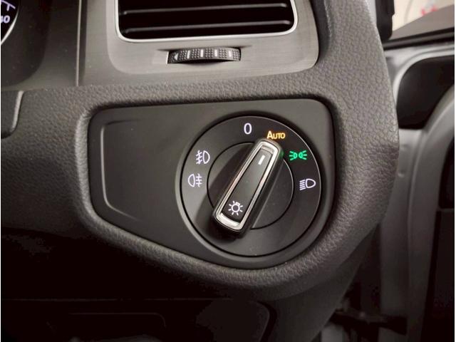 ゴルフ TSIコンフォートラインブルーモーションテクノロジー 点検整備付/スペアキー/ETC/アダプティブクルーズコントロール/オートライト/Bluetooth/禁煙/ナビ/HIDヘッドライト/バックカメラ/左右独立AC/16AW/取説/記録簿(29枚目)