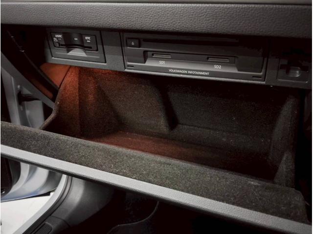 ゴルフ TSIコンフォートラインブルーモーションテクノロジー 点検整備付/スペアキー/ETC/アダプティブクルーズコントロール/オートライト/Bluetooth/禁煙/ナビ/HIDヘッドライト/バックカメラ/左右独立AC/16AW/取説/記録簿(45枚目)