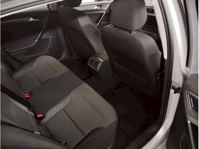 ゴルフ TSIコンフォートラインブルーモーションテクノロジー 点検整備付/スペアキー/ETC/アダプティブクルーズコントロール/オートライト/Bluetooth/禁煙/ナビ/HIDヘッドライト/バックカメラ/左右独立AC/16AW/取説/記録簿(46枚目)