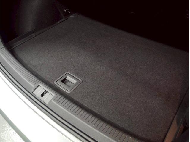 ゴルフ TSIコンフォートラインブルーモーションテクノロジー 点検整備付/スペアキー/ETC/アダプティブクルーズコントロール/オートライト/Bluetooth/禁煙/ナビ/HIDヘッドライト/バックカメラ/左右独立AC/16AW/取説/記録簿(52枚目)