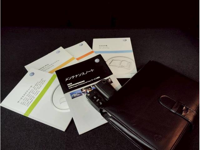 ゴルフ TSIコンフォートラインブルーモーションテクノロジー 点検整備付/スペアキー/ETC/アダプティブクルーズコントロール/オートライト/Bluetooth/禁煙/ナビ/HIDヘッドライト/バックカメラ/左右独立AC/16AW/取説/記録簿(63枚目)