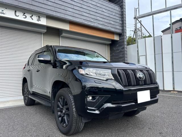 ランドクルーザープラド ＴＸ　Ｌパッケージ　マットブラックエディション　４ＷＤ　サンルーフ　全周囲カメラ　ブラインドスポットモニタ　ベージュレザーシート　シートヒータークーラー　レーダークルーズ　ＥＴＣ２．０　ドライブレコーダー　５人乗り（3枚目）