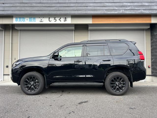 ランドクルーザープラド ＴＸ　Ｌパッケージ　マットブラックエディション　４ＷＤ　サンルーフ　全周囲カメラ　ブラインドスポットモニタ　ベージュレザーシート　シートヒータークーラー　レーダークルーズ　ＥＴＣ２．０　ドライブレコーダー　５人乗り（4枚目）